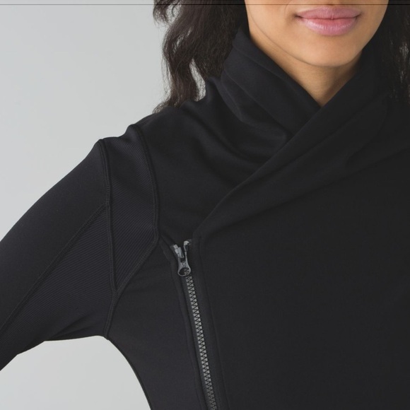Lululemon Black‎ Bhakti Yoga Jacket in size 6 - Picture 3 of 10
